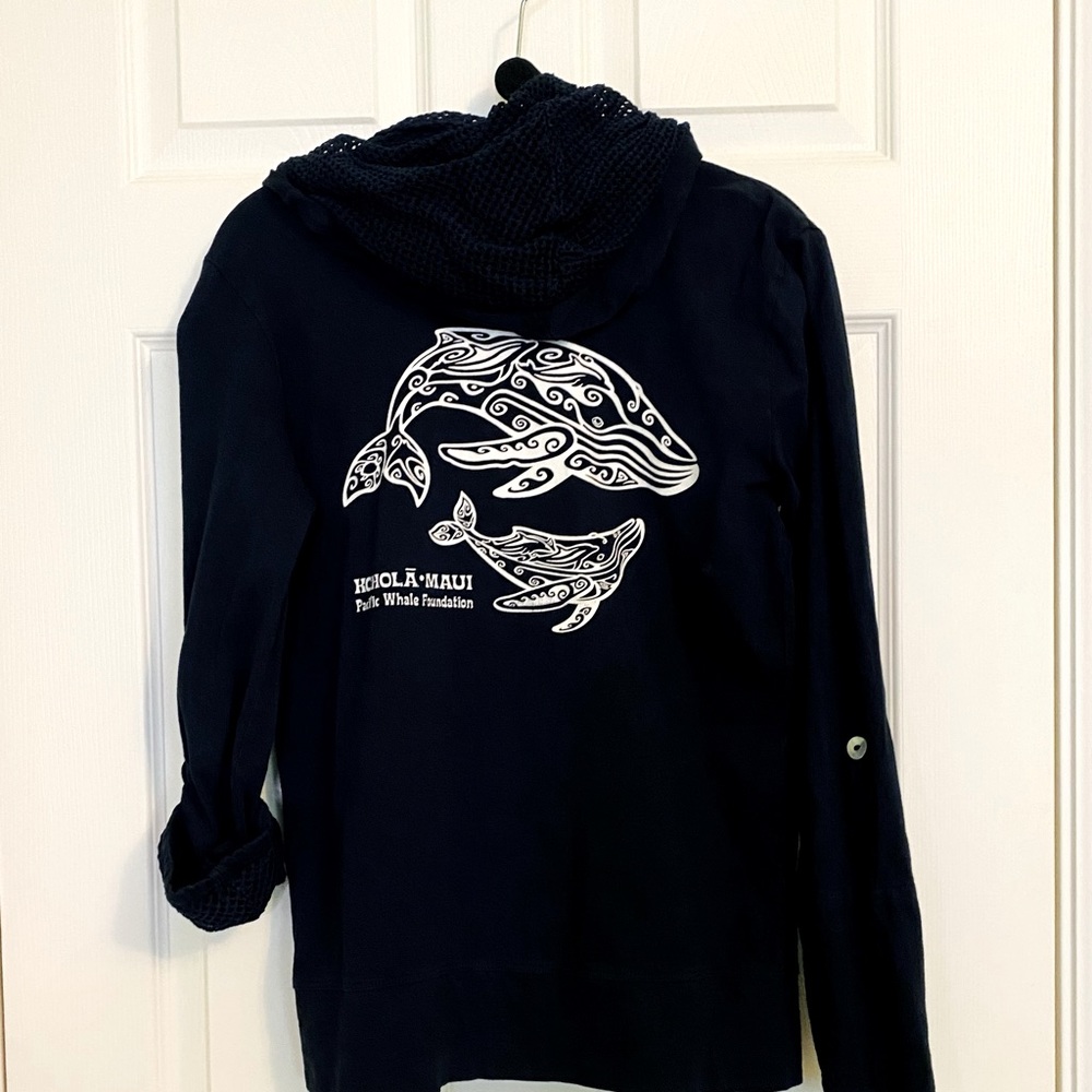 *Extraordinary Attorney Woo* like hoodie 🐳